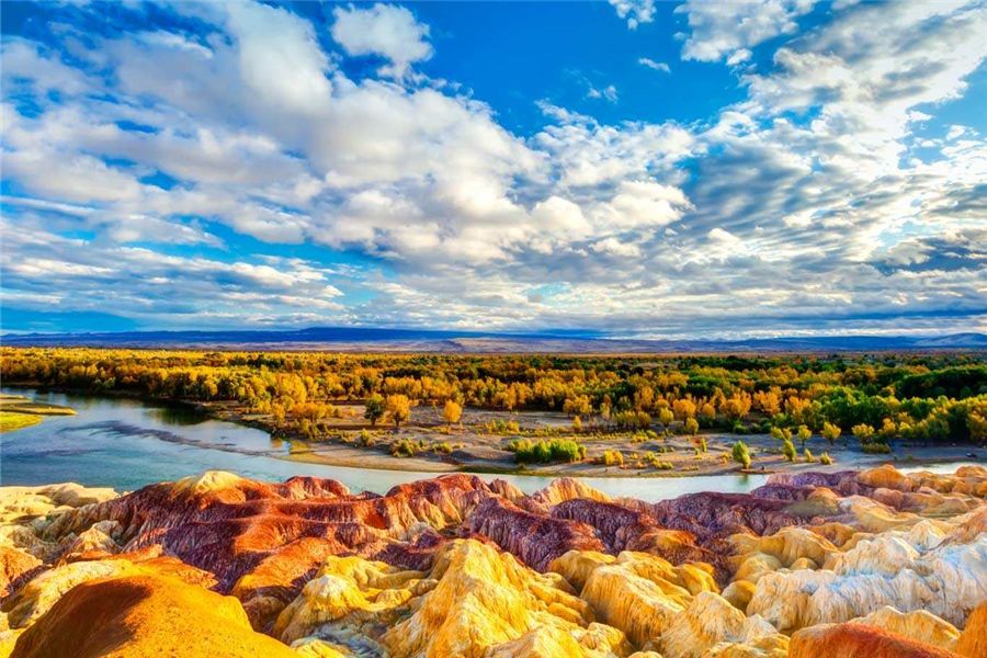 多元文化交融的边疆明珠——新疆